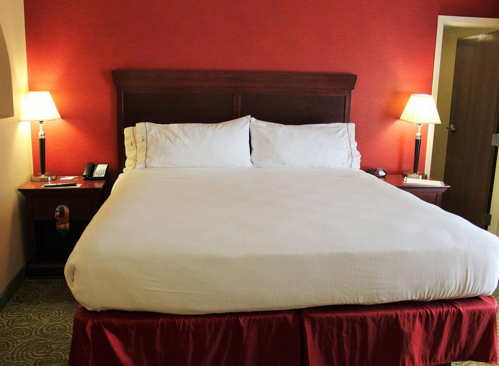 Holiday Inn Express & Suites Troy By Ihg Екстериор снимка