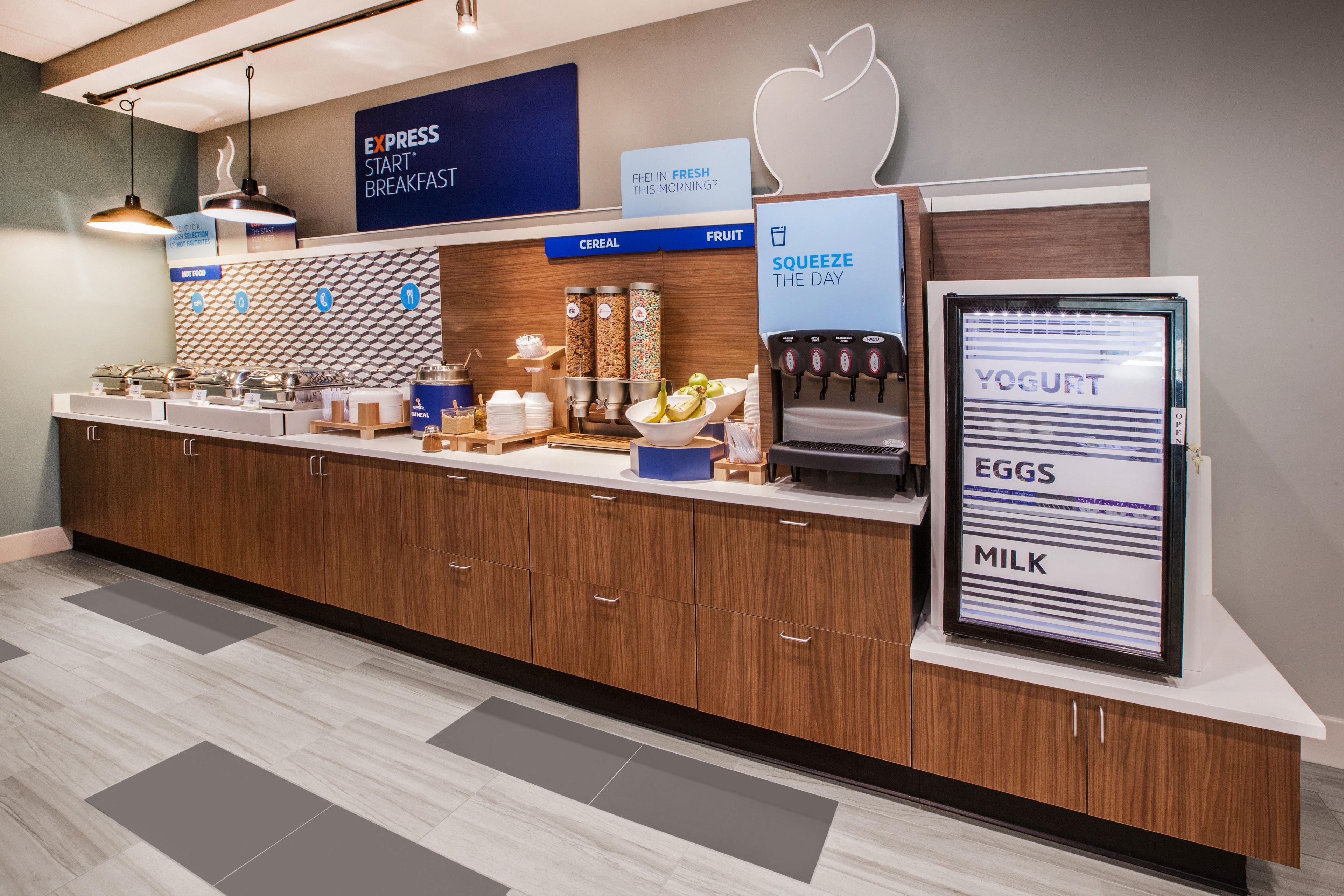 Holiday Inn Express & Suites Troy By Ihg Екстериор снимка