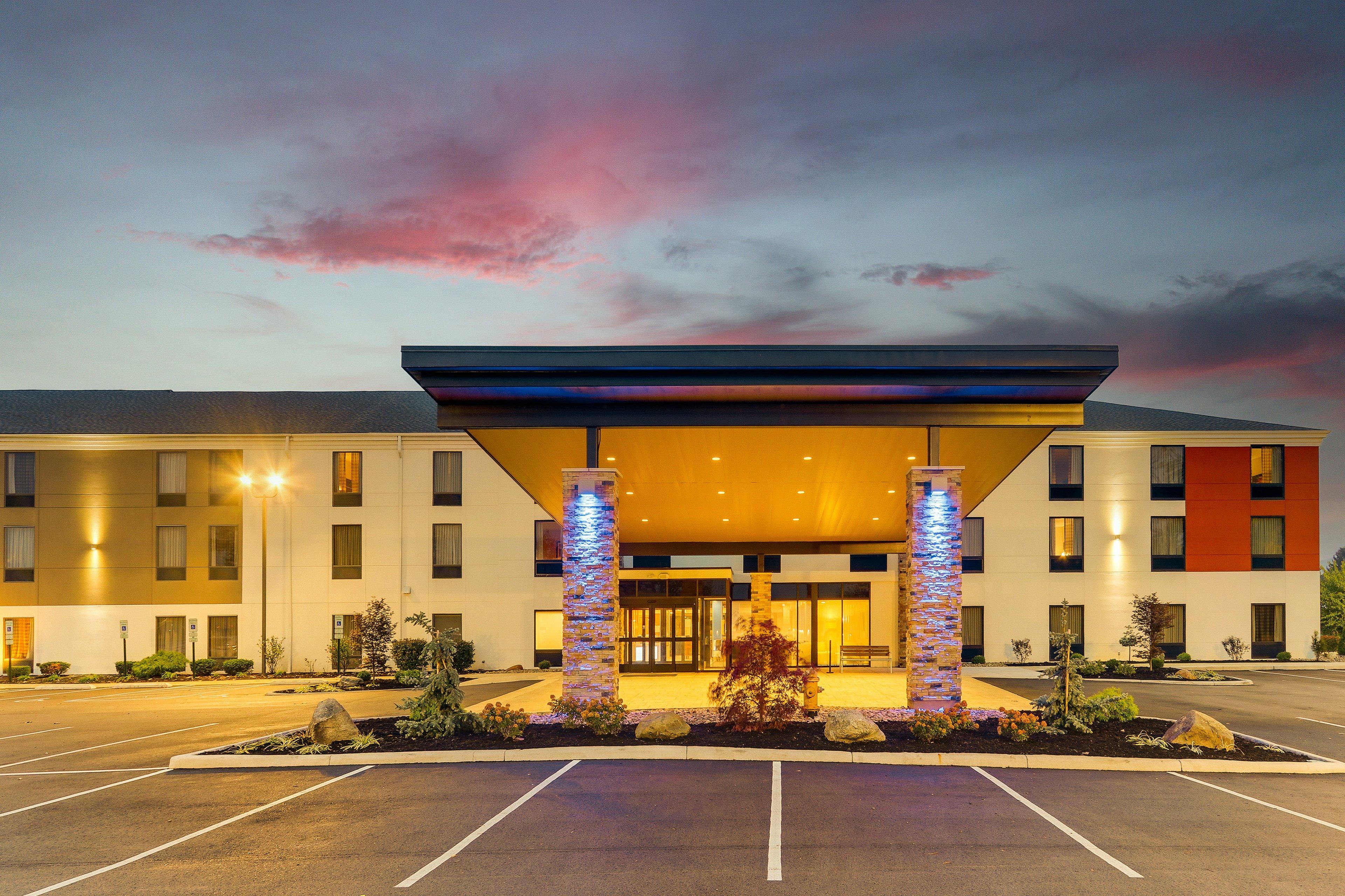 Holiday Inn Express & Suites Troy By Ihg Екстериор снимка