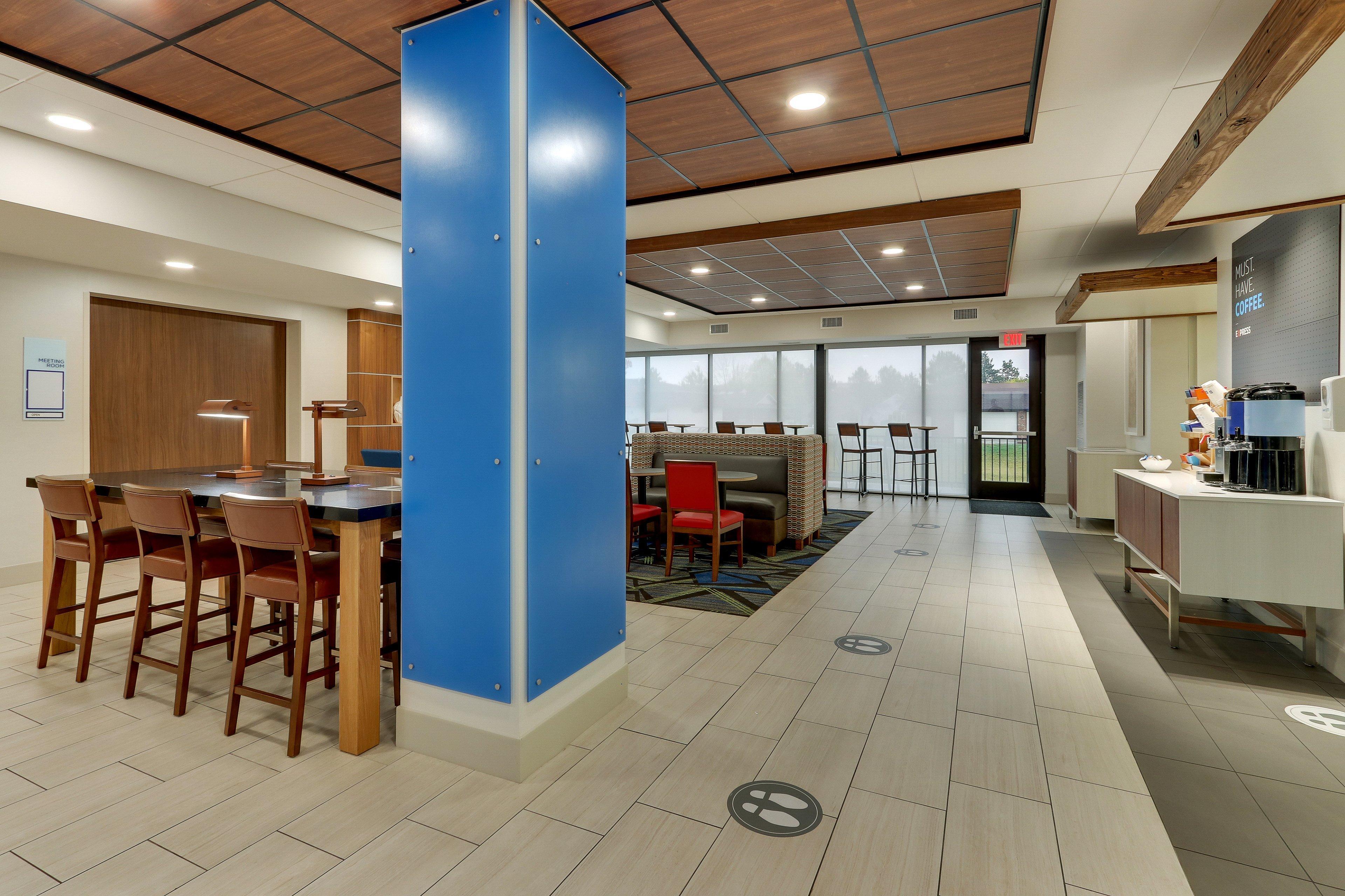 Holiday Inn Express & Suites Troy By Ihg Екстериор снимка