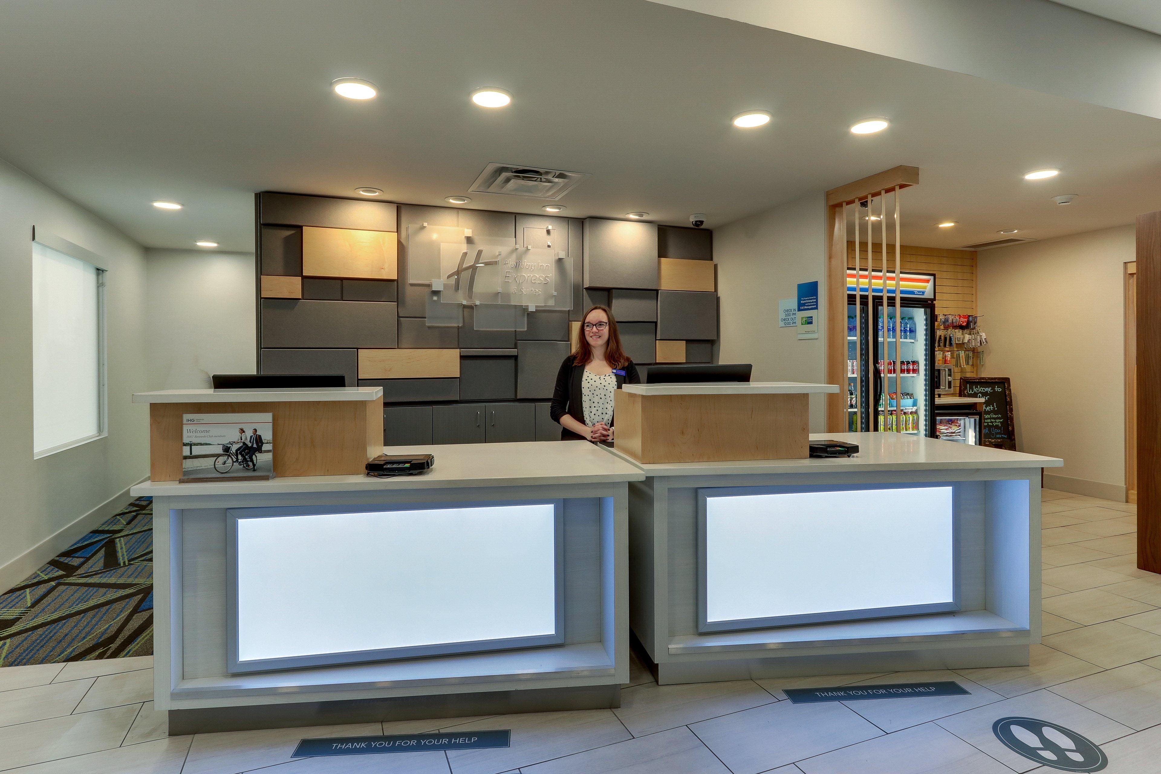 Holiday Inn Express & Suites Troy By Ihg Екстериор снимка