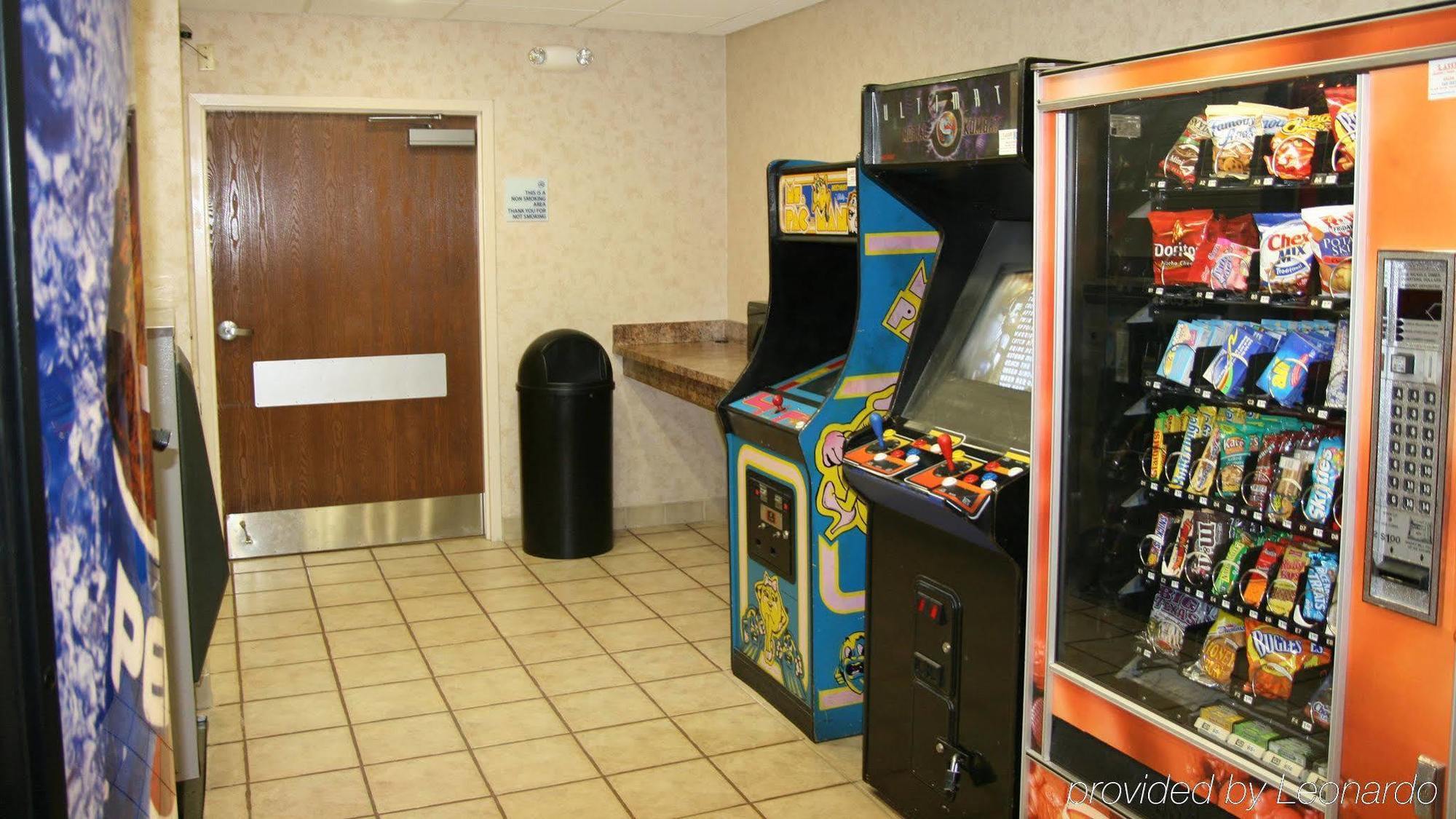 Holiday Inn Express & Suites Troy By Ihg Екстериор снимка