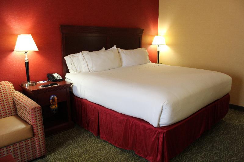 Holiday Inn Express & Suites Troy By Ihg Екстериор снимка